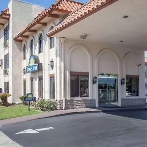 Days By Wyndham Near The Park Hotel Anaheim